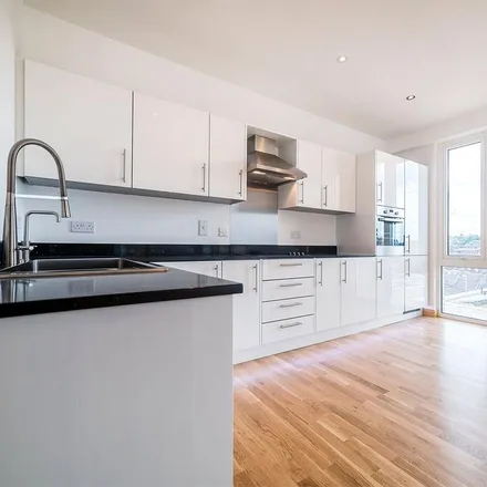 Rent this 2 bed apartment on Christchurch Way in London, SE10 0TA