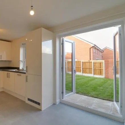Image 3 - Redwing Street, Winsford, CW7 4FF, United Kingdom - House for rent