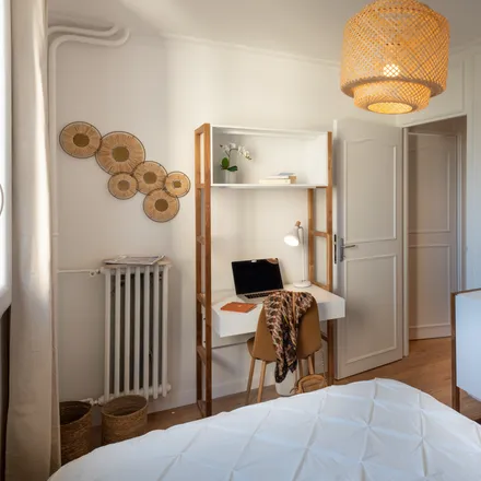 Image 2 - 79 rue Philippe Fabia - Room for rent