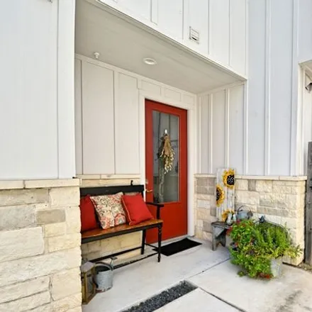 Image 3 - 1598 West San Antonio Street, Highland Park, New Braunfels, TX 78130, USA - Townhouse for sale