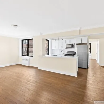 Image 5 - 4489 Broadway, New York, NY 10040, USA - Apartment for sale