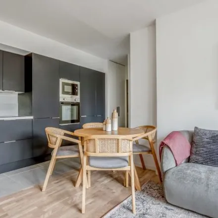 Image 6 - 84 Avenue Daumesnil, 75012 Paris, France - Apartment for rent