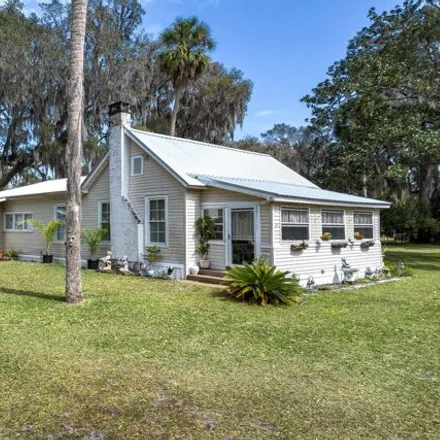Buy this 2 bed house on 124 East End Road in Putnam County, FL 32187