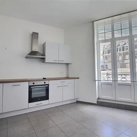 Image 6 - Place Reine Astrid, 5500 Dinant, Belgium - Apartment for rent