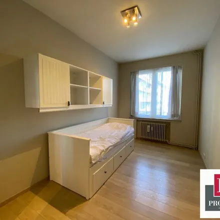 Rent this 2 bed apartment on Square Robert Goldschmidt - Robert Goldschmidtsquare 60 in 1050 Ixelles - Elsene, Belgium