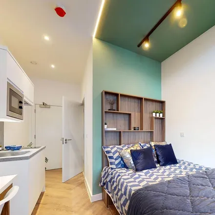 Rent this studio apartment on 309-311 Harrow Road in London, W9 2HP