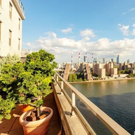 Image 2 - 530 East 72nd Street, New York, NY 10021, USA - Apartment for sale