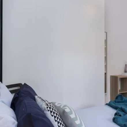 Rent this 5 bed room on Via Guglielmo Ciardi in 20148 Milan MI, Italy