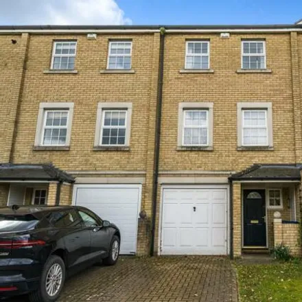 Buy this 3 bed townhouse on St George's Manor in Mandelbrote Drive, Oxford
