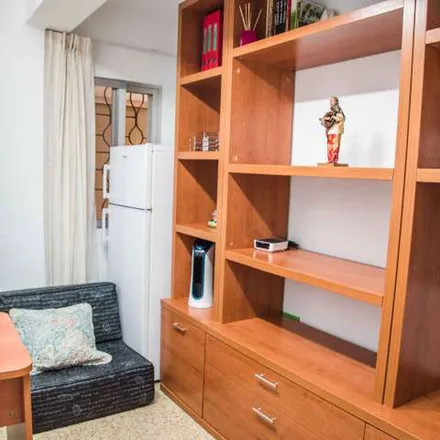Rent this 3 bed apartment on Col·legi Públic 9 d'Octubre in Carrer de la Democràcia, 32