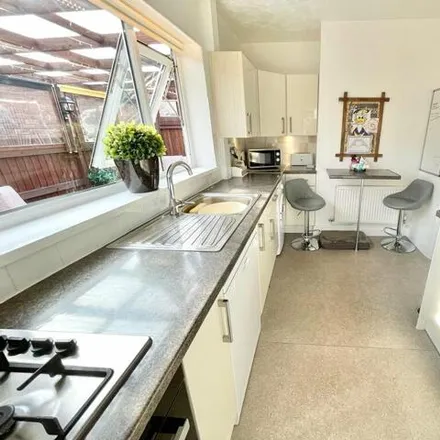 Image 4 - Mold Road Estate, Summerhill, LL11 4AA, United Kingdom - Duplex for sale