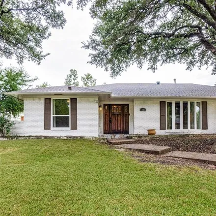 Buy this 3 bed house on 6214 Glennox Lane in Dallas, TX 75214