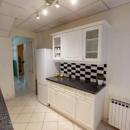 Image 2 - 50 Rue Lafontaine, 33800 Bordeaux, France - Apartment for rent