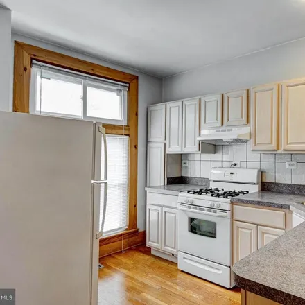 Image 9 - 621 South Belnord Avenue, Baltimore, MD 21224, USA - Townhouse for sale