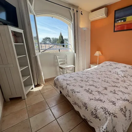 Rent this 5 bed house on 83150 Bandol