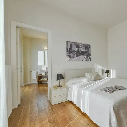 Rent this 4 bed apartment on Florence