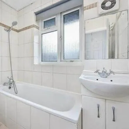 Image 4 - Offham House, Beckway Street, London, SE17 1TB, United Kingdom - Apartment for rent