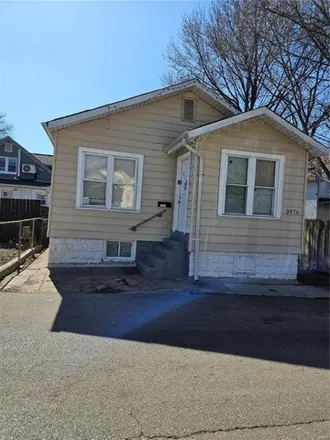 Buy this 2 bed house on 3994 Eichelberger Street in St. Louis, MO 63116