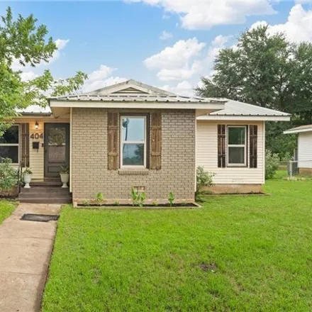 Buy this 3 bed house on 420 Lincoln Street in McGregor, TX 76657
