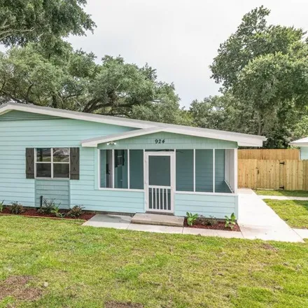 Buy this 3 bed house on 924 1st Street in Long Beach, MS 39560