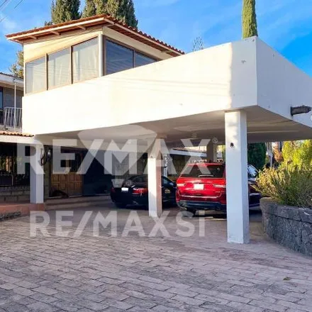 Buy this 4 bed house on Avenida Rocallosa in Delegación Felipe Carrillo Puerto, 38183