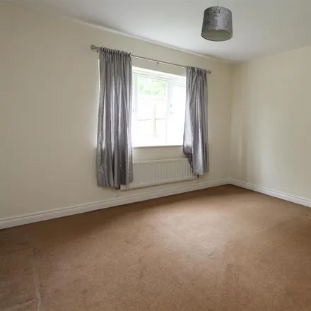 Image 5 - Kensington Way, Rothwell, LS10 4UP, United Kingdom - Apartment for rent