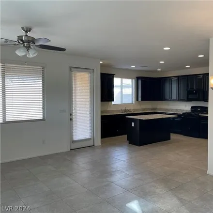 Image 2 - 6512 Pine Hall Avenue, Whitney, NV 89122, USA - House for rent
