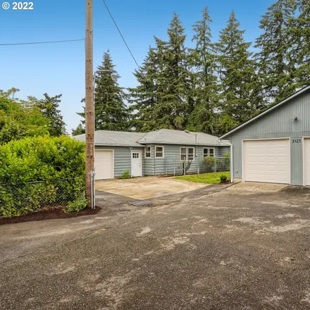 Buy this 3 bed house on 3121 Southeast 134th Avenue in Portland, OR 97236