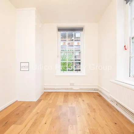 Rent this 3 bed apartment on 85 Frampton Street in London, NW8 8NQ
