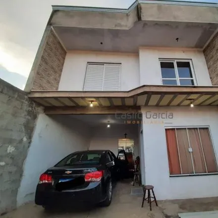 Buy this 4 bed house on Rua Reolando Lelis Santana in Conjunto Habitacional dos Trabalhadores, Santa Bárbara d'Oeste - SP