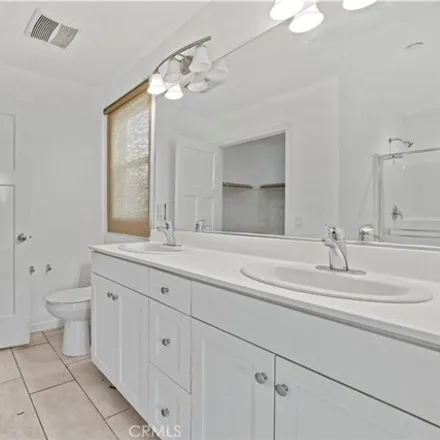 Image 4 - 13227 Foothill Boulevard, Los Angeles, CA 91342, USA - House for sale