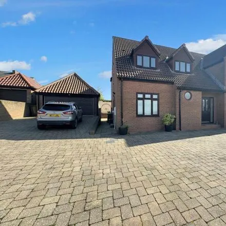 Buy this 4 bed house on Grange View in Newbottle, DH4 4HU