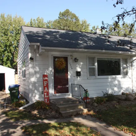 Buy this 3 bed house on 200 Jahnke Avenue in Waverly, IA 50677