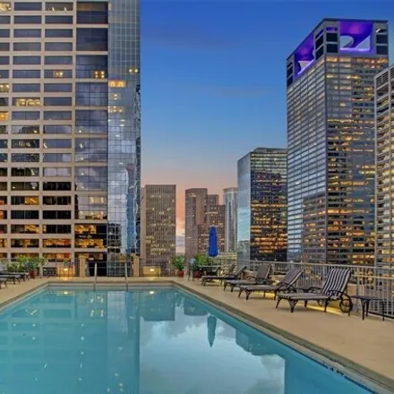 Image 1 - Commerce Towers, 914 Main Street, Houston, TX 77002, USA - Condo for sale