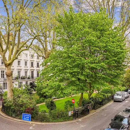 Rent this 2 bed apartment on 11 Ovington Square in London, SW3 1LH