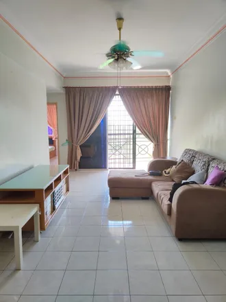 Rent this 3 bed apartment on unnamed road in Bandar Sungai Long, 43000 Kajang Municipal Council