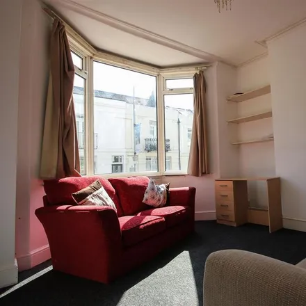 Rent this 6 bed house on Viaduct Road in Brighton, BN1 4NB