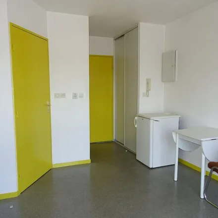 Image 1 - 35 Rue du Champ Rond, 45000 Cité Emile Zola, France - Apartment for rent
