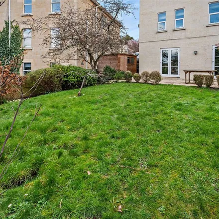 Image 2 - 64 Lower Oldfield Park, Bath, BA2 3HP, United Kingdom - Apartment for rent