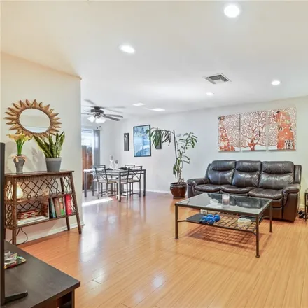 Image 2 - 17047 Roscoe Boulevard, Los Angeles, CA 91325, USA - Townhouse for sale