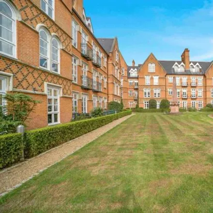 Rent this 2 bed apartment on Holloway Drive in Virginia Water, GU25 4SU