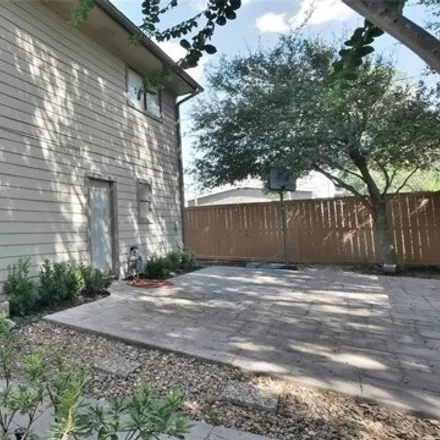 Image 8 - 8001 Oakwood Forest Drive, Harris County, TX 77040, USA - House for rent