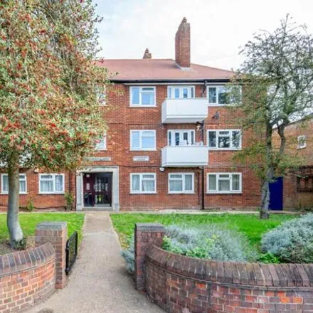 Buy this 2 bed apartment on Wasps FC Twyford Avenue Sports Ground in Rosemont Road, London