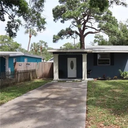 Image 1 - 3737 40th Avenue North, Saint Petersburg, FL 33714, USA - House for sale