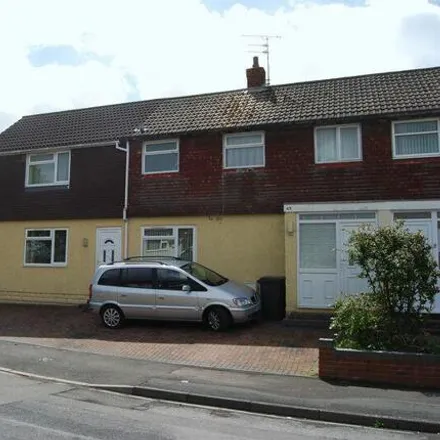 Buy this 5 bed duplex on 25 Buckingham Road in Swindon, SN3 1HZ