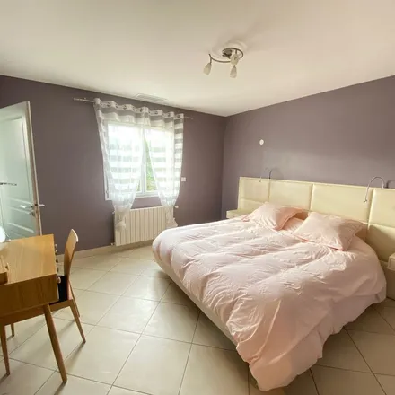 Rent this 5 bed apartment on 6 Place de Roaldes du Bourg in 31840 Seilh, France