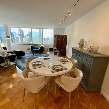 Image 3 - 415 E 37th St Apt 43J, New York, 10016 - House for rent