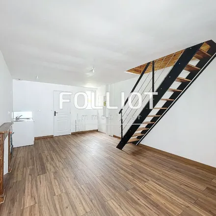 Image 5 - 20 Rue Saint-Nicolas, 50200 Coutances, France - Apartment for rent