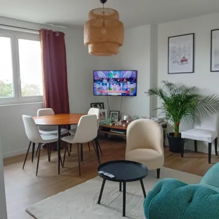 Rent this 3 bed apartment on 5 d Rue du Docteur Jean Laigret in 41000 Blois, France