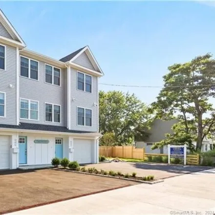 Rent this 5 bed house on 995 Reef Rd in Fairfield, Connecticut